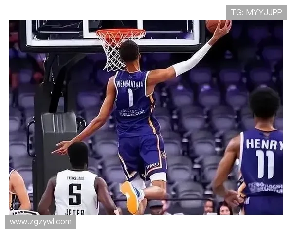 杜兰特称文班篮下致命不宜外线